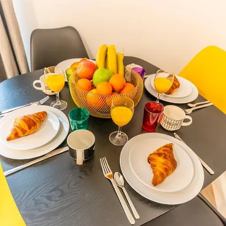Enjoy The Traditional Parisian Life